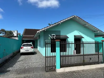 Casa com 3 Quartos à venda, 206m² no Costa e Silva, Joinville