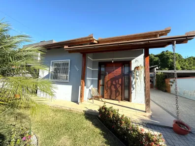 Casa com 2 Quartos à venda, 300m² no Meia Praia, Navegantes