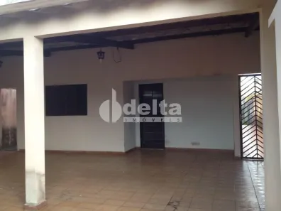 Casa com 3 Quartos à venda, 330m² no Tibery, Uberlândia
