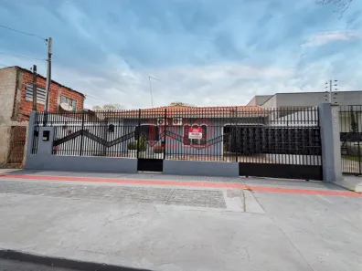 Casa com 3 Quartos para alugar, 177m² no Conjunto Residencial Paulino Carlos Filho, Maringá