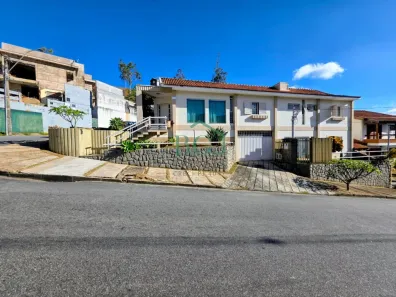 Casa com 6 Quartos à venda, 450m² no Parque Vivaldi Leite Ribeiro, Poços de Caldas