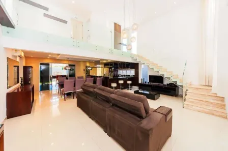 Casa com 4 Quartos para alugar, 229m² no Butiatuvinha, Curitiba