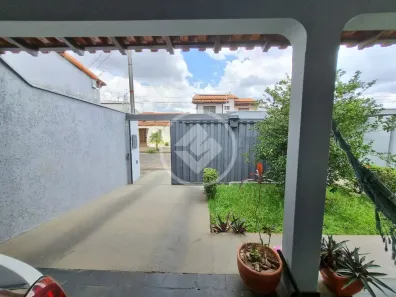 Casa com 3 Quartos à venda, 200m² no Cidade Jardim, Uberlândia