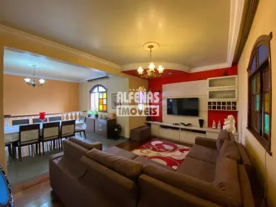 Casa com 5 Quartos à venda, 360m² no Inconfidentes, Contagem
