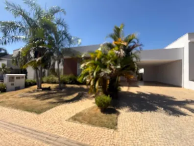Casa de Condomínio com 4 Quartos para alugar, 220m² no Residencial Goiânia Golfe Clube, Goiânia