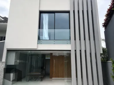 Casa de Condomínio com 4 Quartos à venda, 270m² no Recreio dos Bandeirantes, Rio de Janeiro
