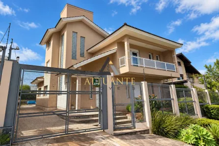 Casa com 3 Quartos à venda, 332m² no Cinqüentenário, Caxias do Sul