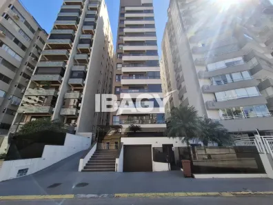 Apartamento com 4 Quartos para alugar, 227m² no Centro, Florianópolis