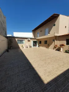 Sobrado com 4 Quartos à venda, 386m² no Jardim do Trevo, Campinas