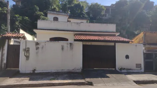 Casa com 2 Quartos à venda, 135m² no Santa Bárbara, Niterói