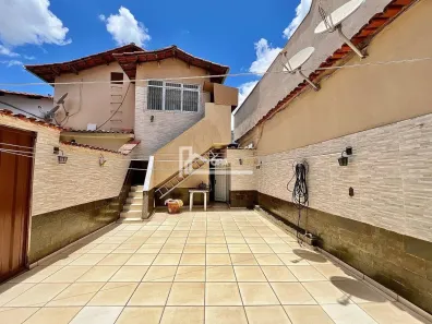 Casa com 3 Quartos à venda, 180m² no Planalto, Belo Horizonte