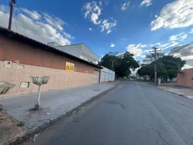 Casa com 3 Quartos à venda, 250m² no Jardim Brasil, Goiânia