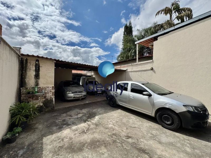 Casa com 6 quartos — Braúnas, Belo Horizonte