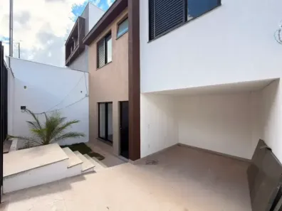 Casa com 3 Quartos à venda, 128m² no Santa Amélia, Belo Horizonte