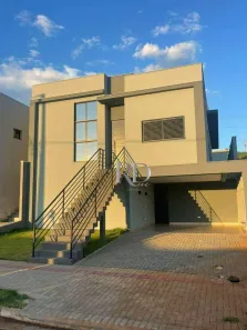 Casa de Condomínio com 3 Quartos para alugar, 166m² no Jardim Morumbi, Londrina