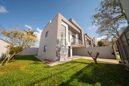 Sobrado com 3 Quartos à venda, 175m² no Campo Comprido, Curitiba