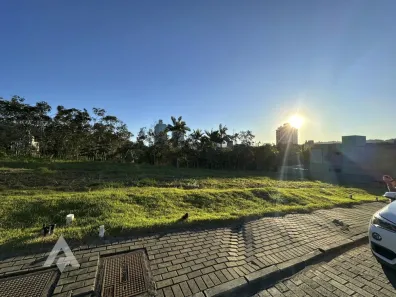 Lote/Terreno à venda, 303m² no Velha, Blumenau