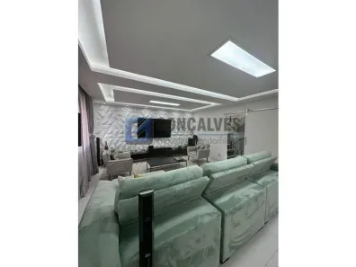Sobrado com 3 Quartos para alugar, 386m² no Vila Pires, Santo André