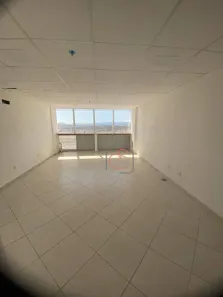 Sala Comercial à venda, 30m² no Imbetiba, Macaé