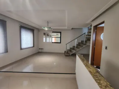 Casa com 3 Quartos para alugar, 324m² no Cidade Mãe do Céu, São Paulo