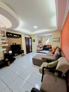 Casa com 5 Quartos à venda, 175m² no Candelária, Natal