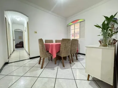 Casa com 3 Quartos para alugar, 80m² no Tirol (Barreiro), Belo Horizonte
