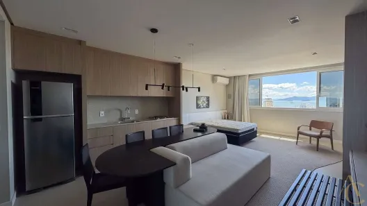 Apartamento com 3 Quartos para alugar, 95m² no Centro, Florianópolis