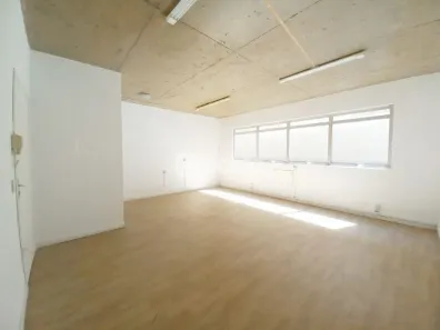 Sala Comercial para alugar, 32m² no Mont Serrat, Porto Alegre