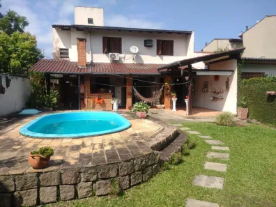 Casa com 3 Quartos à venda, 235m² no Guarujá, Porto Alegre