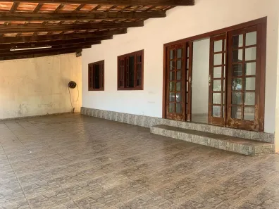 Casa com 7 Quartos à venda, 349m² no Parque das Amendoeiras, Goiânia
