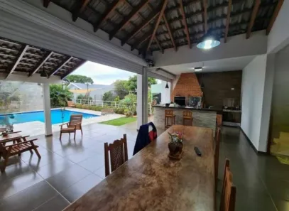Casa com 5 Quartos à venda, 247m² no Zona 05, Maringá