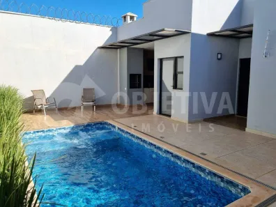 Casa com 3 Quartos à venda, 180m² no Novo Mundo, Uberlândia