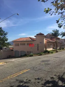 Casa com 5 Quartos à venda, 480m² no Vila Oliveira, Mogi das Cruzes