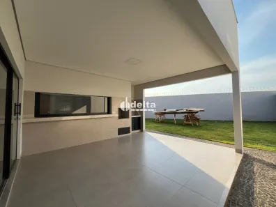 Casa com 3 Quartos à venda, 180m² no Jardim Inconfidência, Uberlândia