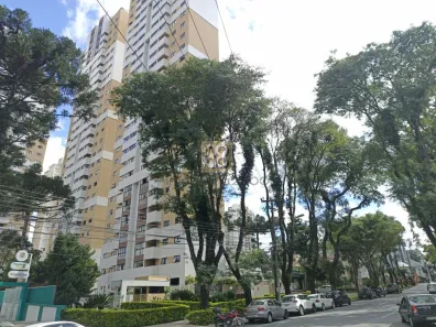 Apartamento com 3 Quartos para alugar, 119m² no Água Verde, Curitiba