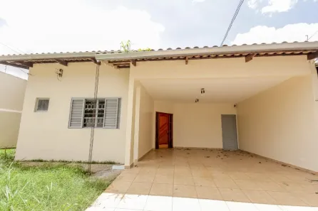 Casa com 3 Quartos para alugar, 220m² no Loteamento Celina Park, Goiânia