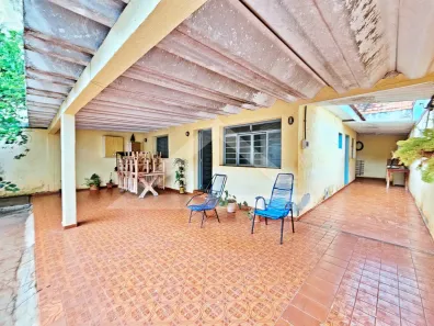 Casa com 3 Quartos à venda, 234m² no Jardim Centenário, Ribeirão Preto