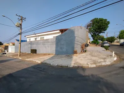 Casa com 3 Quartos à venda, 178m² no Jardim Nova Europa, Campinas