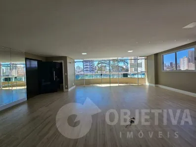 Apartamento com 3 Quartos para alugar, 171m² no Osvaldo Rezende, Uberlândia