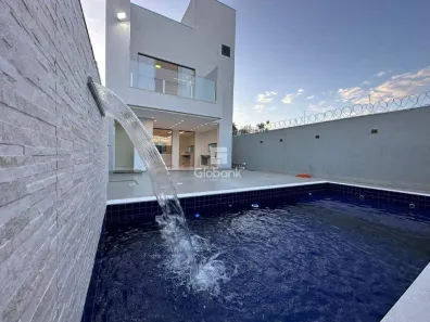 Casa com 3 Quartos para alugar, 250m² no Ibituruna, Montes Claros