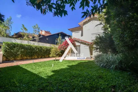 Casa com 2 Quartos para alugar, 250m² no Jardim Europa, São Paulo