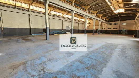 Galpão/Depósito/Armazém para alugar, 2100m² no Vila Sacadura Cabral, Santo André
