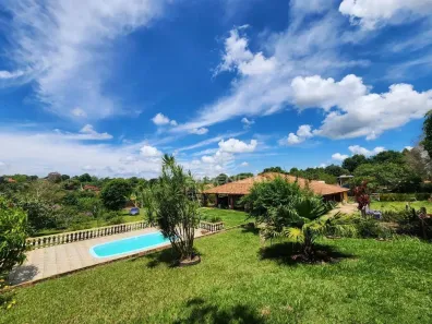 Fazenda/Sítio com 3 Quartos à venda, 340m² no Jardim Aeroporto, Botucatu