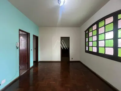 Casa com 3 Quartos à venda, 360m² no Centro, Itaúna