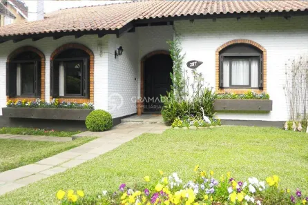 Casa com 3 Quartos à venda, 200m² no Laje de Pedra, Canela