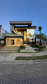 Casa de Condomínio com 5 Quartos à venda, 303m² no Cidade Alpha, Eusébio