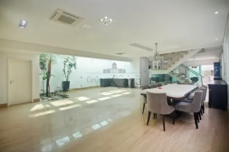 Sobrado com 5 Quartos à venda, 600m² no Jardim Luzitânia, São Paulo