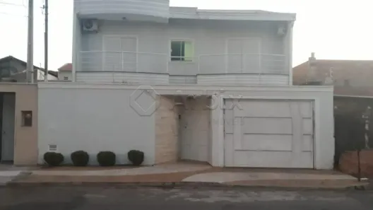 Casa com 3 Quartos à venda, 250m² no Jardim Paulistano, Americana