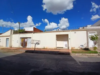 Prédio Comercial para alugar, 350m² no Alice Maia, Montes Claros