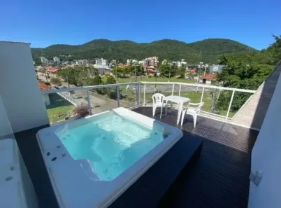 Cobertura com 3 Quartos para alugar, 230m² no Itacorubi, Florianópolis